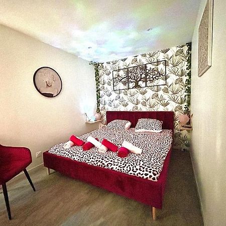 La Foret Enchantee, Centre Ville Pont-Sur-Yonne ภายนอก รูปภาพ