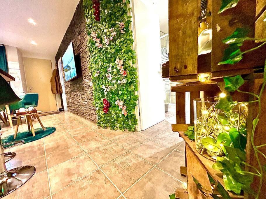 La Foret Enchantee, Centre Ville Pont-Sur-Yonne ภายนอก รูปภาพ